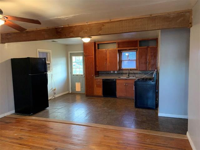 Foto del edificio - 107 S Cherry St