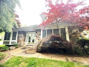 Building Photo - 1 Crabapple Ct