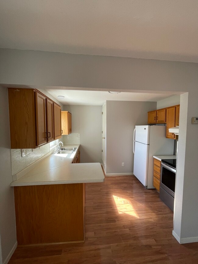 Building Photo - 831 7th St NW