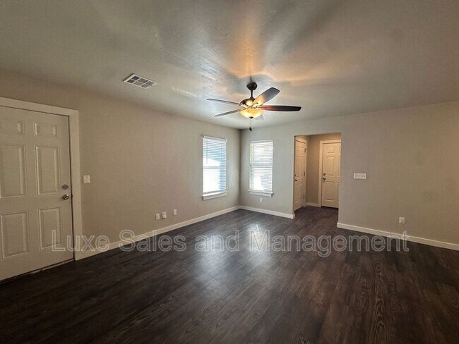 Foto del edificio - 767 SW 13th St