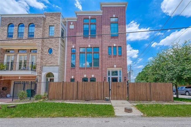 Building Photo - 1739 Oakdale St