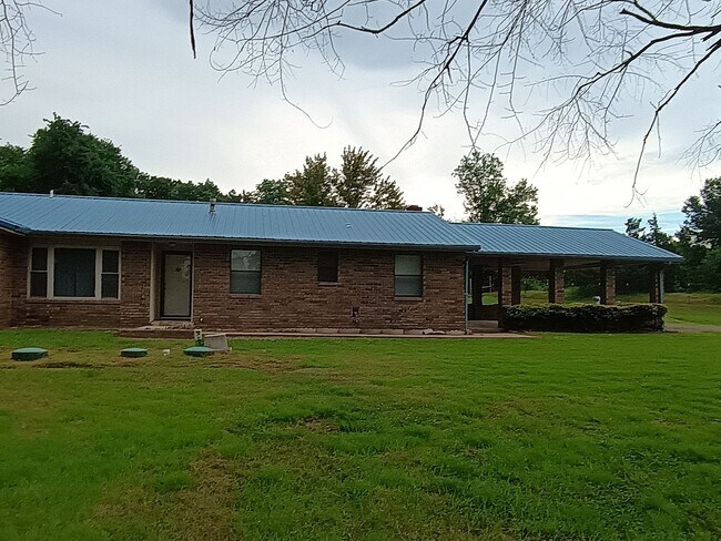 Foto del edificio - Country living at its BEST ! 3 bedroom 2 b...