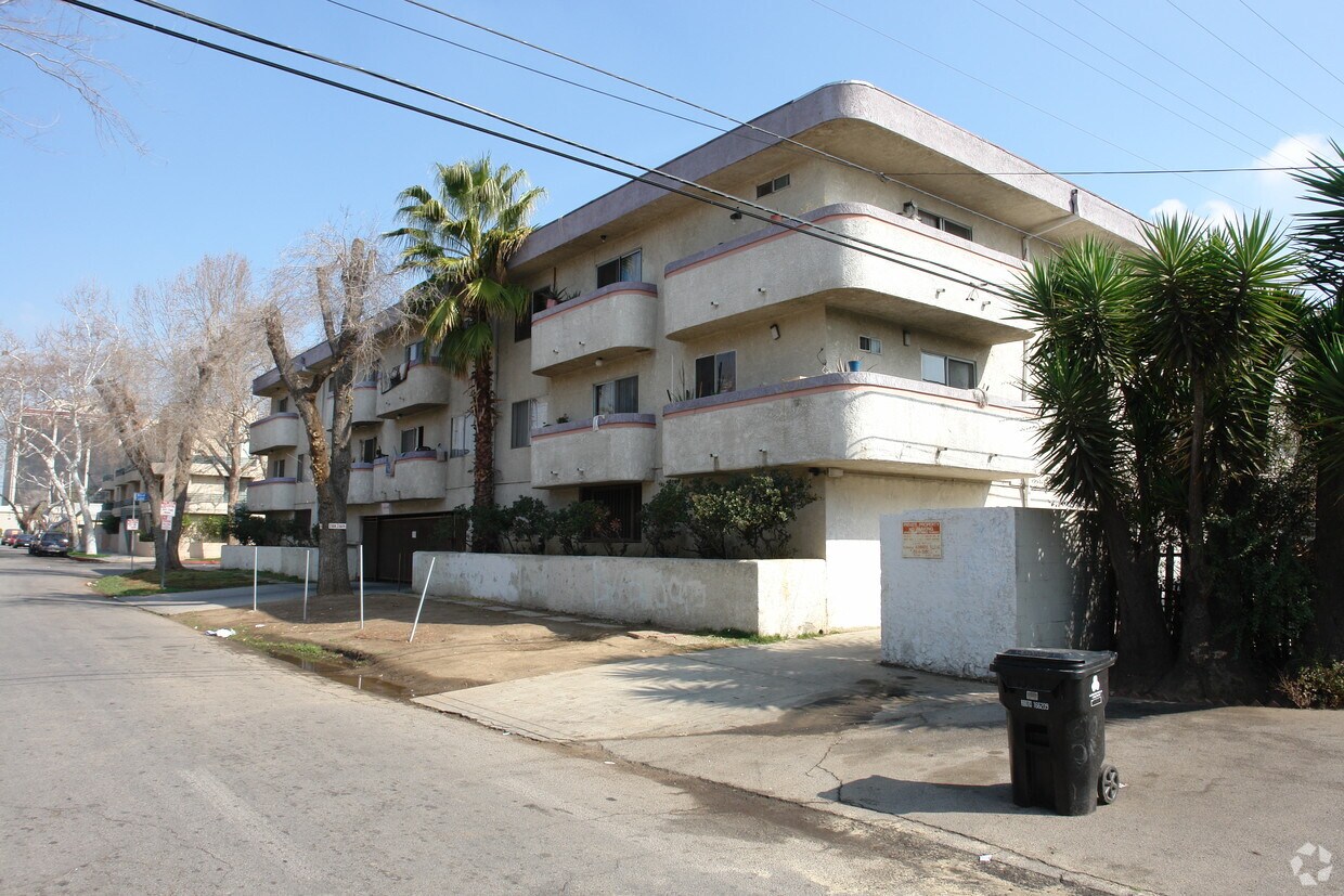 Foto del edificio - 14554 Vose St