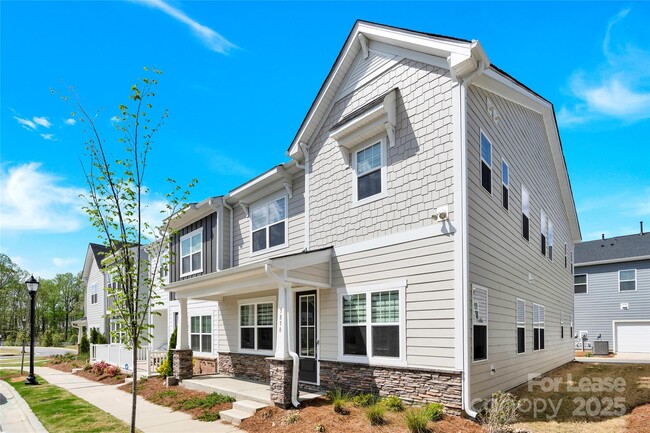 Foto del edificio - 5850 Strathmore Ct