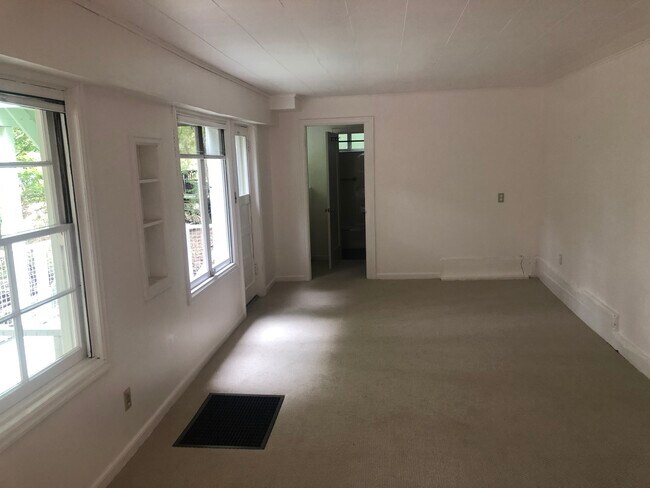 bedroom 2 - 1416 Queens Rd