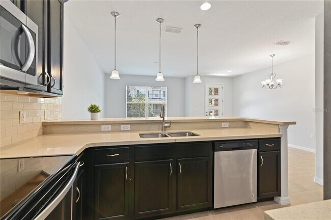 Building Photo - 2913 Windmill Dr