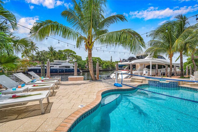 Foto del edificio - 1329 SW 12th Ct