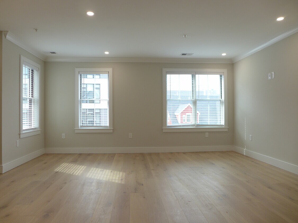 Primary Photo - 1 Sinclair Rd