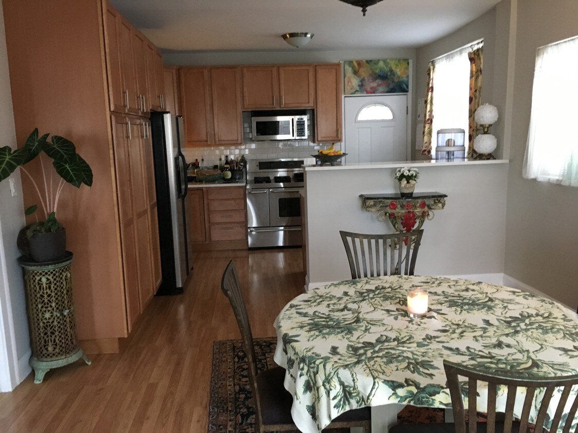 Foto principal - 920 Judson Ave