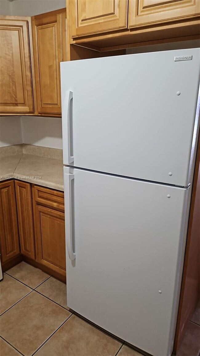Foto del edificio - 1389 White Pine Dr