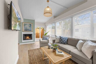 Building Photo - 637 S Orlando Ave