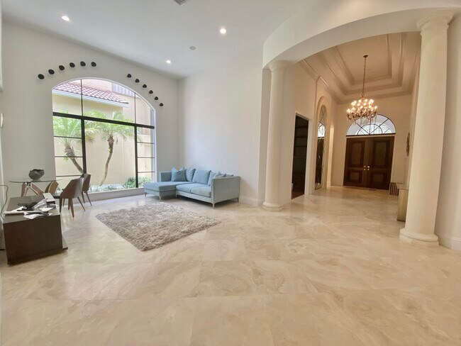 Foto del edificio - 17754 Lake Azure Way