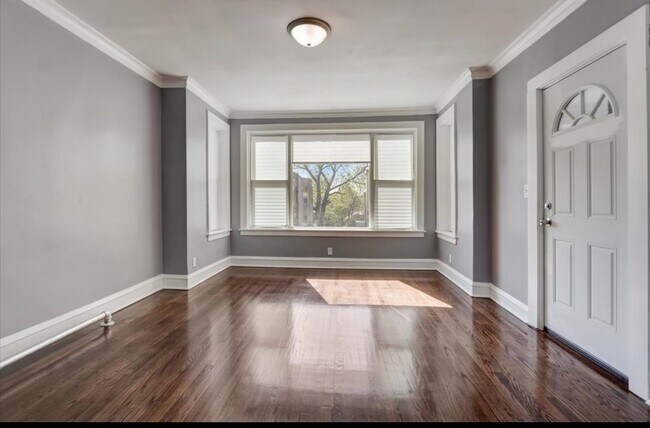 Foto del edificio - 7923 S Clyde Ave