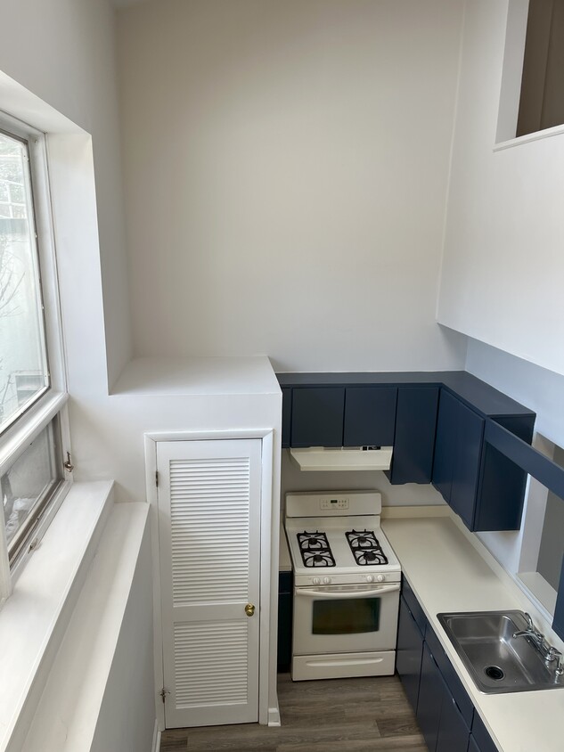 Unique Kitchen View Vaulted Ceiling - 281 Browertown Rd