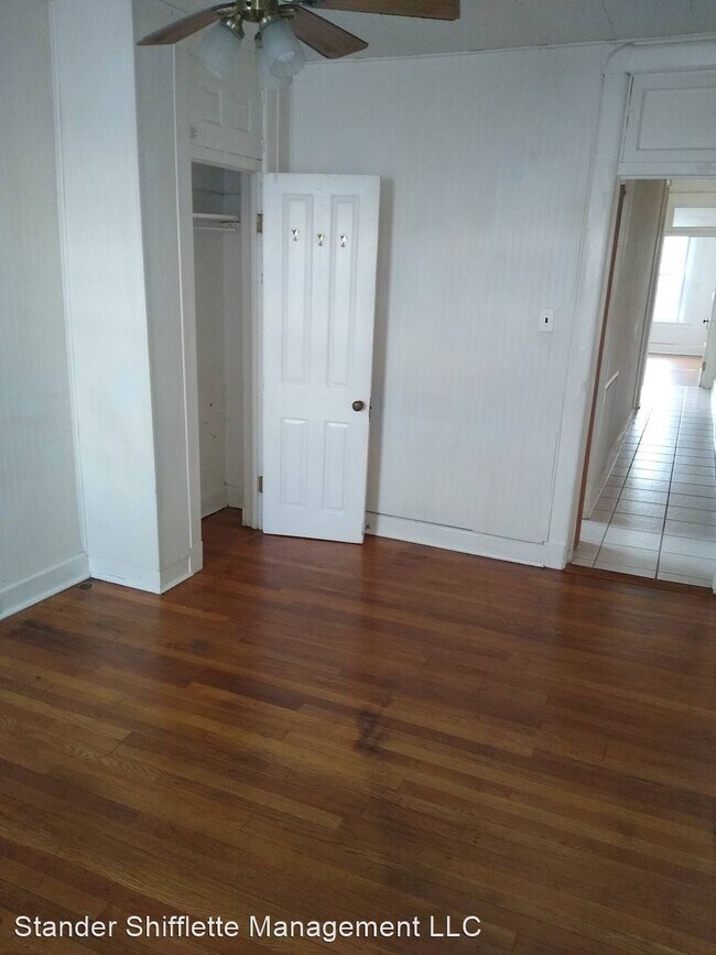Foto del edificio - 823 W 36th St