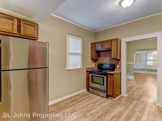 Building Photo - 3 br, 2 bath House - 3916 Autumn Lane