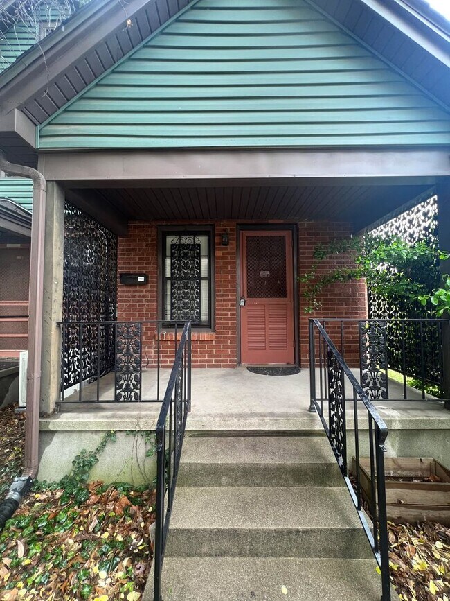 Foto del edificio - 411 S Jackson Ave