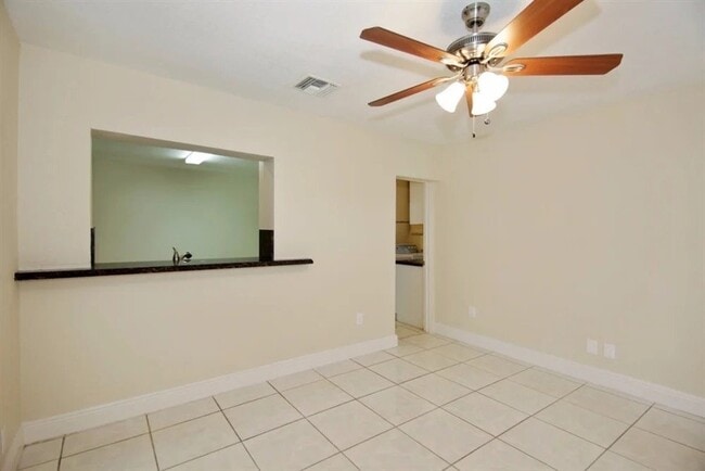Building Photo - 781 SW 64th Terrace