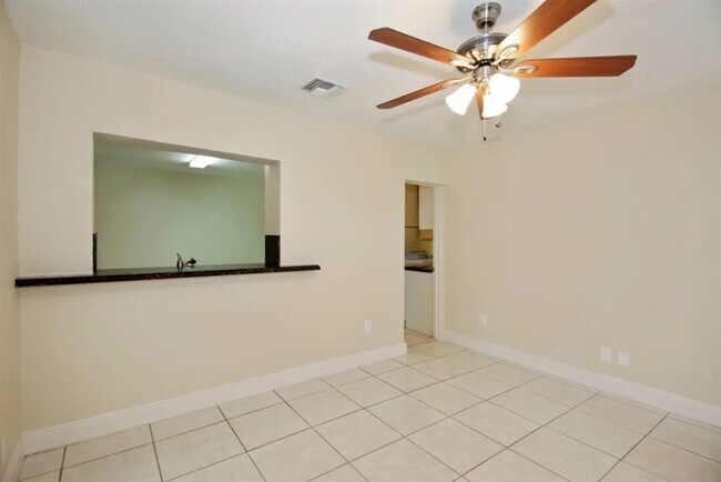 Foto del edificio - 781 SW 64th Terrace