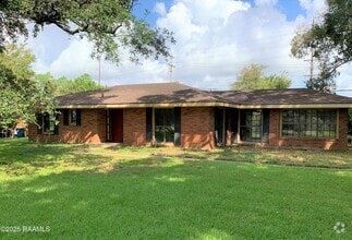Building Photo - 801 Beverly Dr