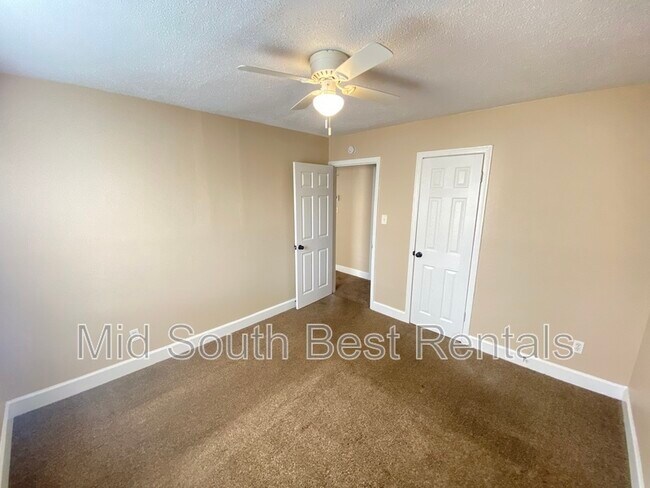 Foto del edificio - 2532 Sunny Hill Dr
