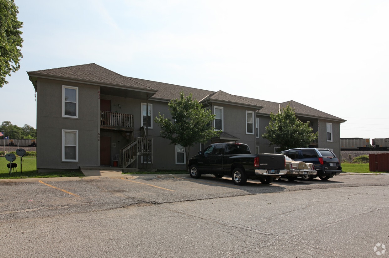 Building Photo - 640 S Lakehurst Dr
