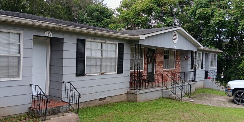 Primary Photo - 211 Hooper Avenue