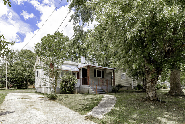 Building Photo - Charming 2 Bedroom in Maiden!