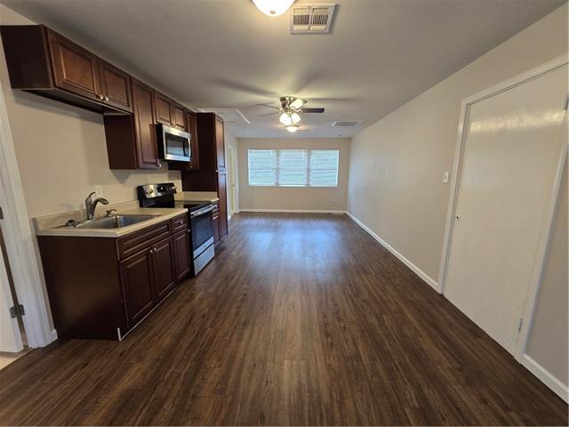 Building Photo - 123 Kadak Ln