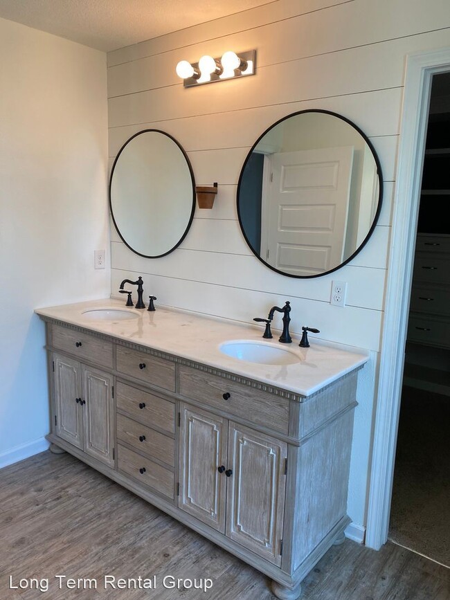 Foto del edificio - 4 br, 2 bath House - 6882 Crimson Ridge St...