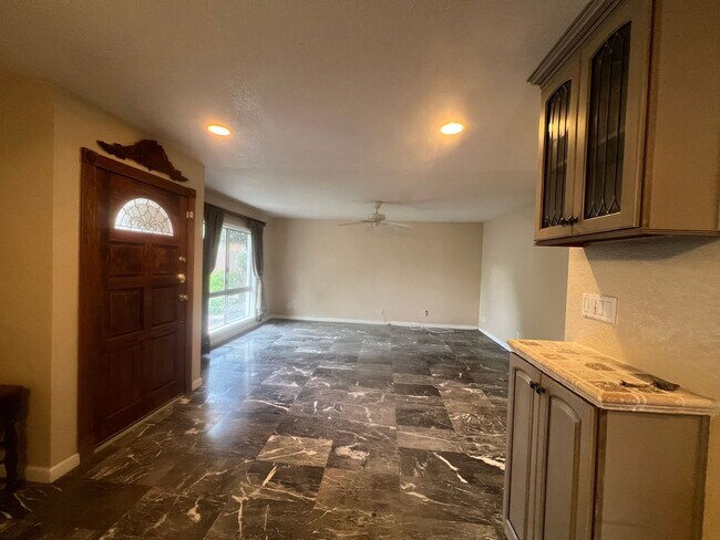 Foto del edificio - 3 bed, 2 Bath North Hills Pool Home with RV Access