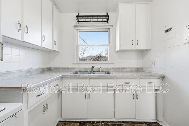 Building Photo - 730 Lima St