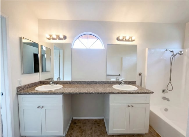 Building Photo - 25311 Chicago Ave