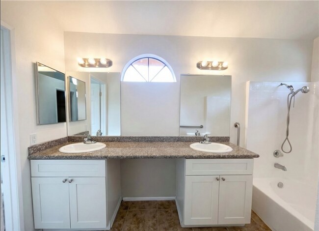 Foto del edificio - 25311 Chicago Ave