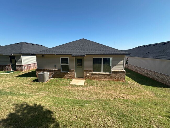 Foto del edificio - BRAND NEW Three Bedroom | Two Bathroom in ...