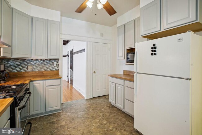 Foto del edificio - 1407 Shepherd St NW