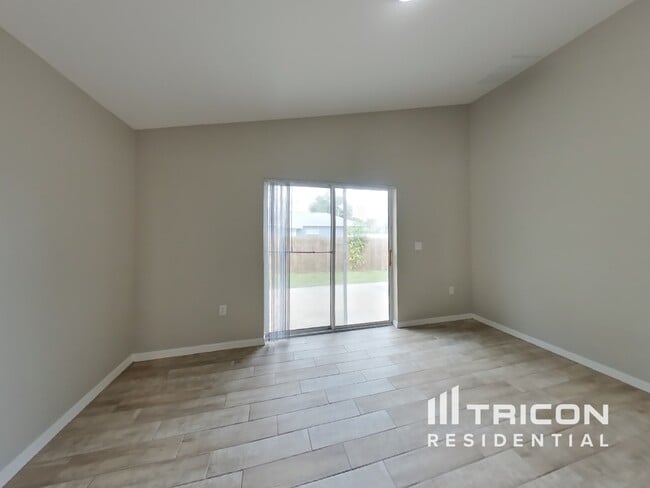 Building Photo - 273 Edisto Pl