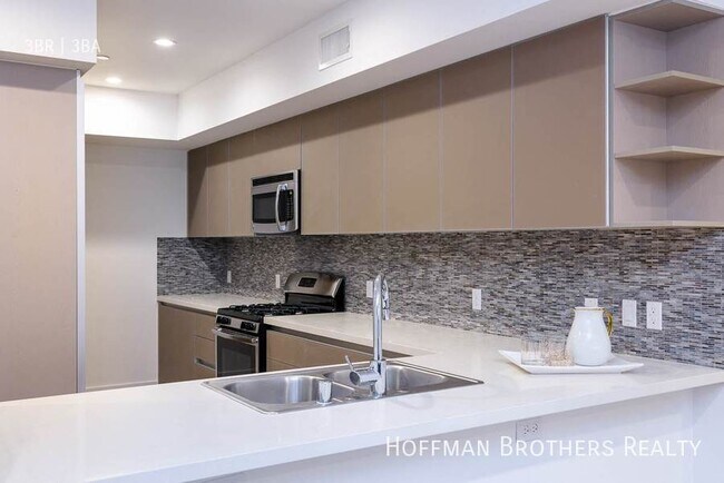 Building Photo - 2250 Fox Hills Dr Los Angeles, CA 90064