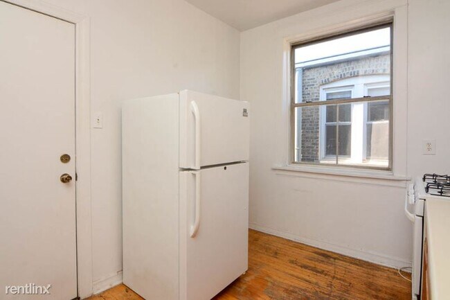 Building Photo - 3004 N Whipple St
