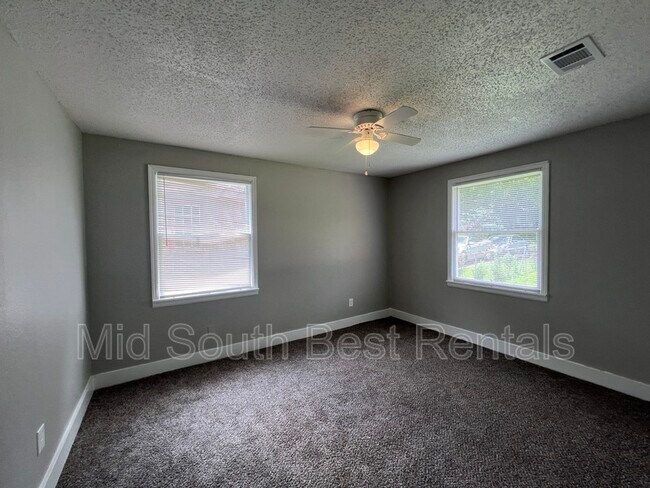 Building Photo - 895 Meagher St
