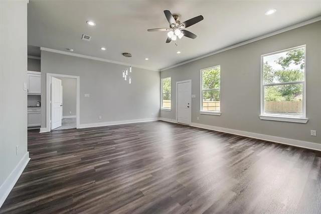 Foto del edificio - 8728 Dunlap Dr