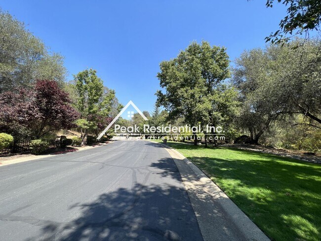 Building Photo - 4 br, 2.5 bath House - 5360 Hidden Glen Drive