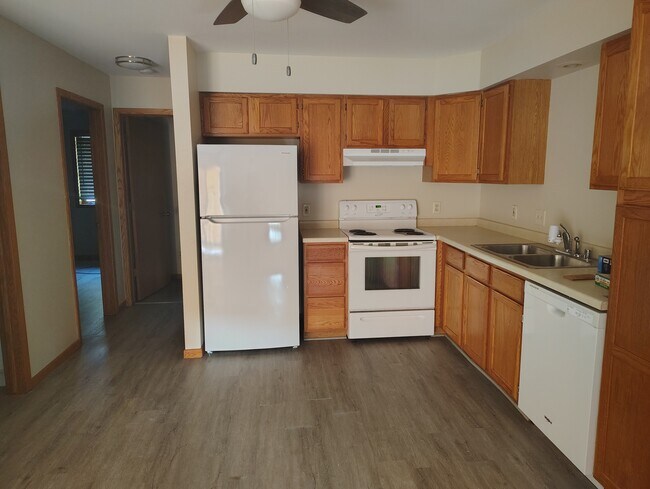 Cocina/comedor - 700 Iroquois Ct