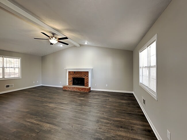 Foto del edificio - 624 Pennybrook Ln