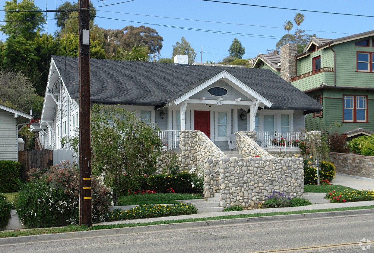 Building Photo - 1081 Poli St