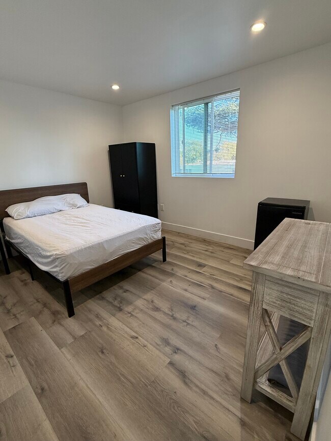 Foto del edificio - 1112 W 40th Pl