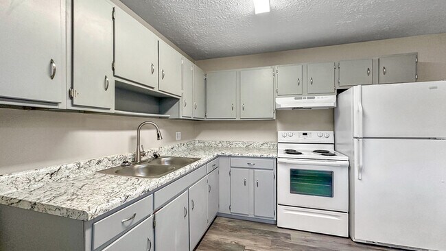 Building Photo - 2215 Washington Pike