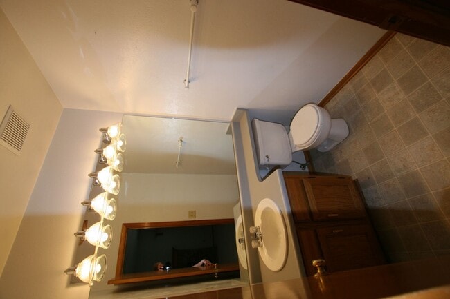 Foto del edificio - Tri-Level Home in Thornton, CO