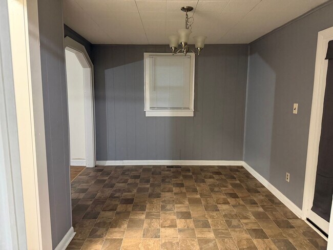 Foto del edificio - 2 Bedroom / 1 Bath Home Bristol, TN