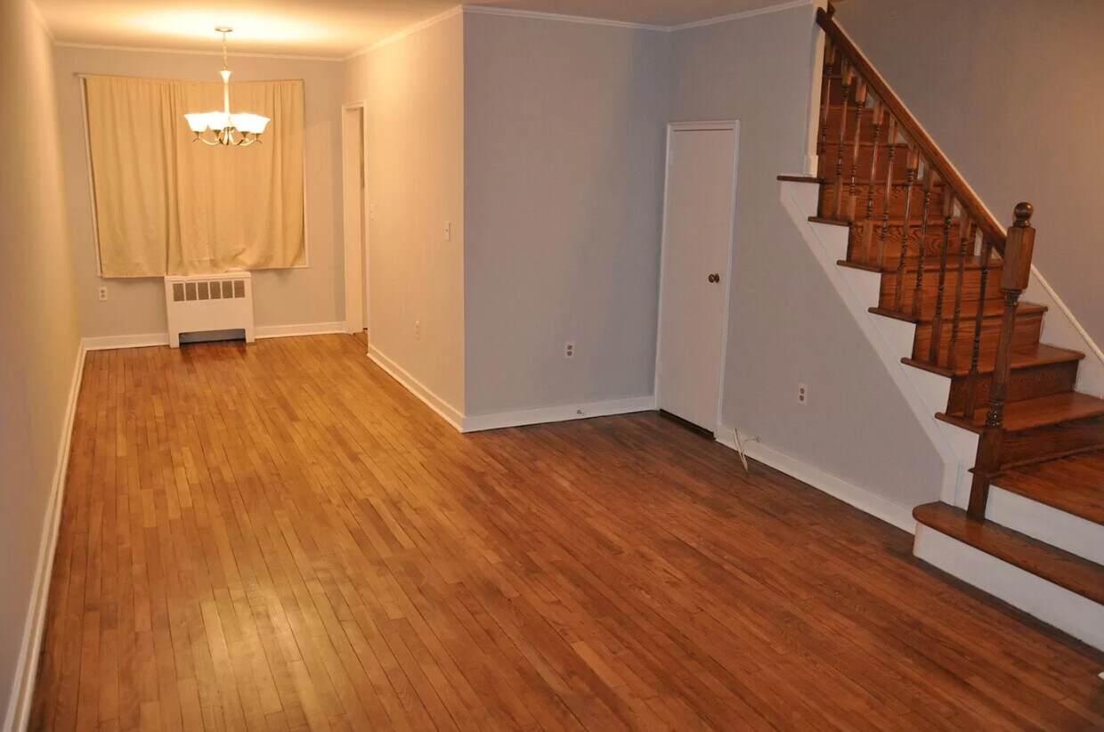 Primary Photo - 19 Nob Hill Cir